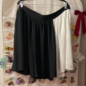 Torrid Sylvia Mollie black and white skirt
